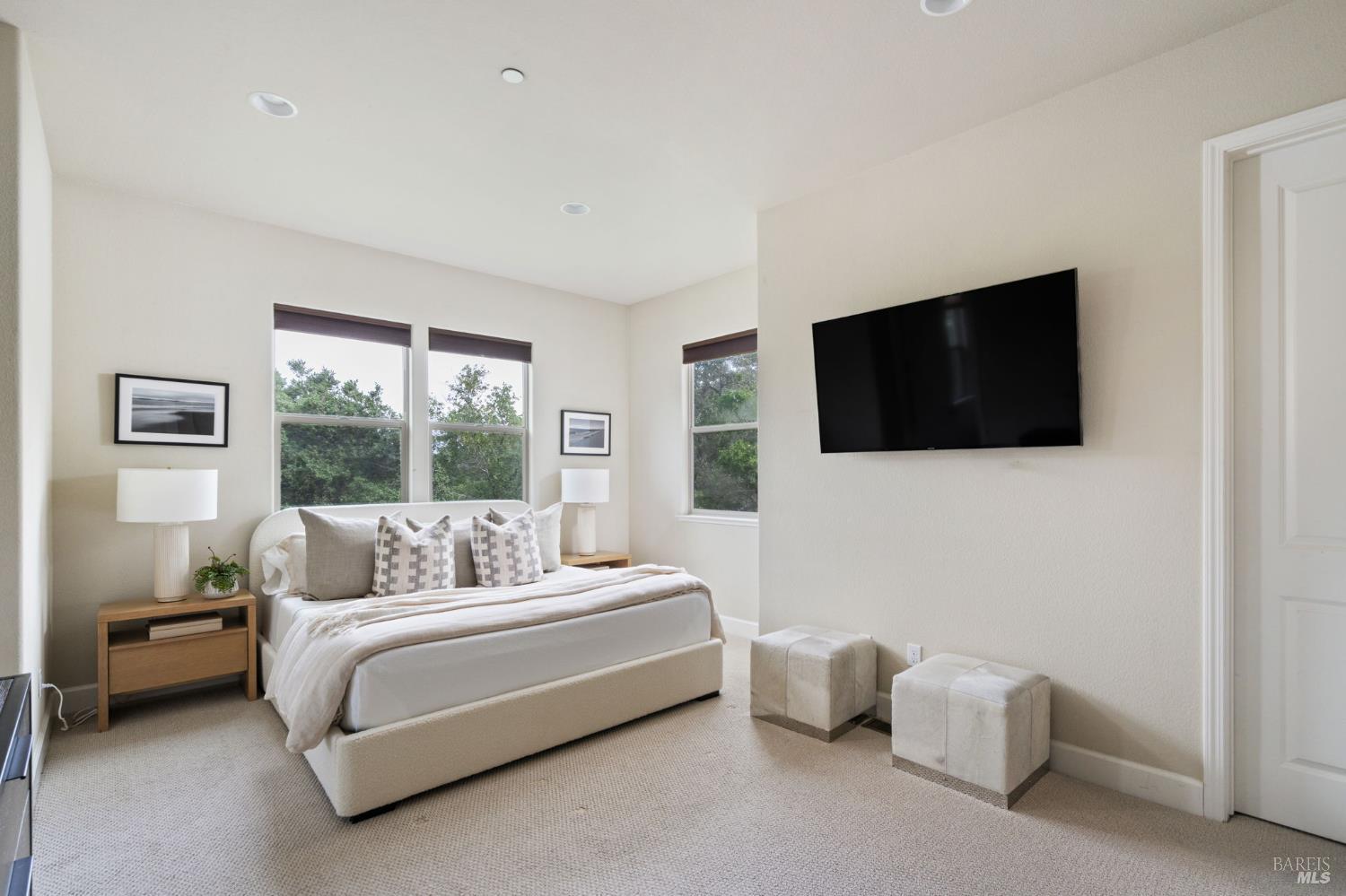 Detail Gallery Image 25 of 36 For 11 Edgehill Way, San Rafael,  CA 94903 - 4 Beds | 3/1 Baths