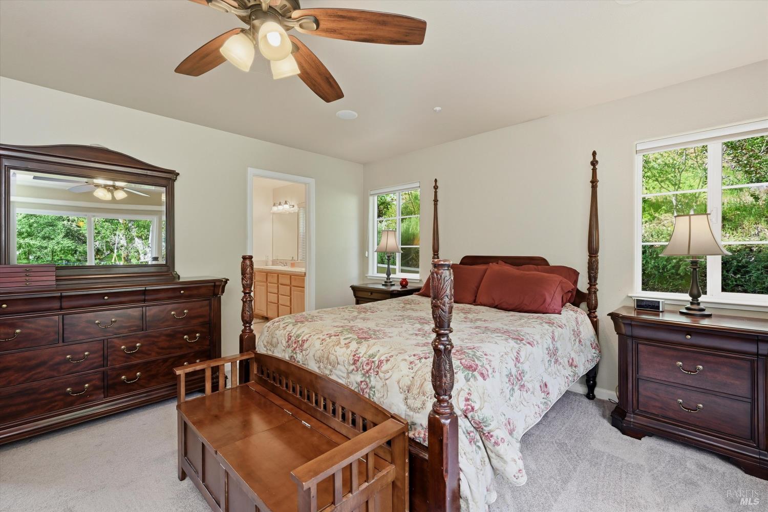 Detail Gallery Image 11 of 58 For 321 Portofino Way, Cloverdale,  CA 95425 - 4 Beds | 3 Baths