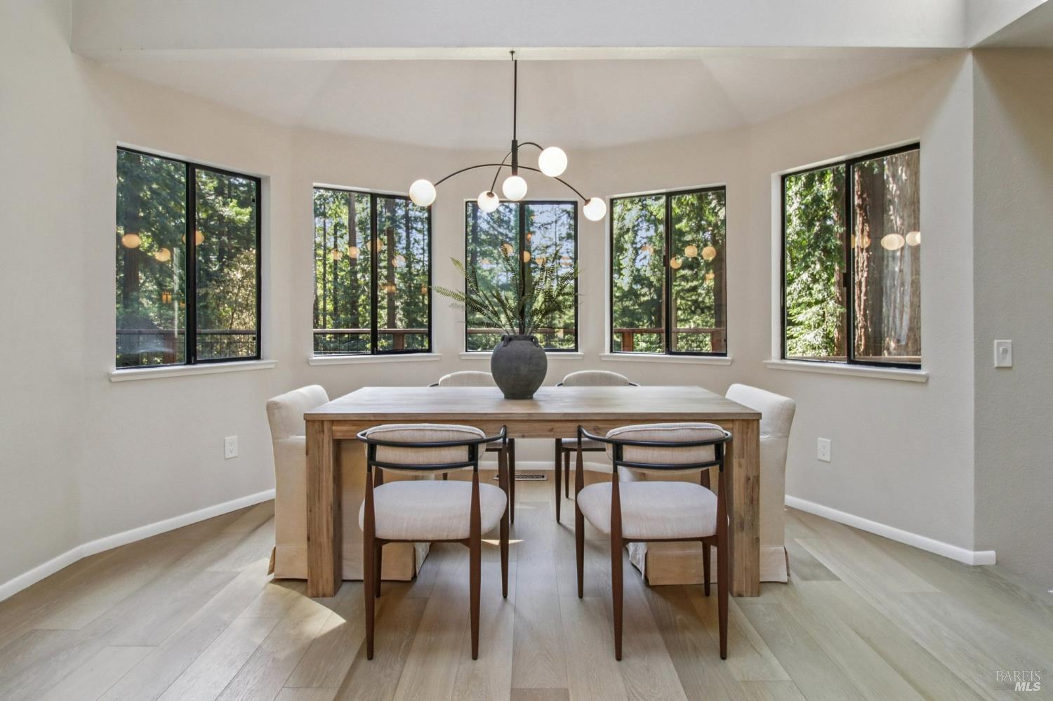 Detail Gallery Image 14 of 53 For 12480 Fiori Ln, Sebastopol,  CA 95472 - 3 Beds | 2/1 Baths