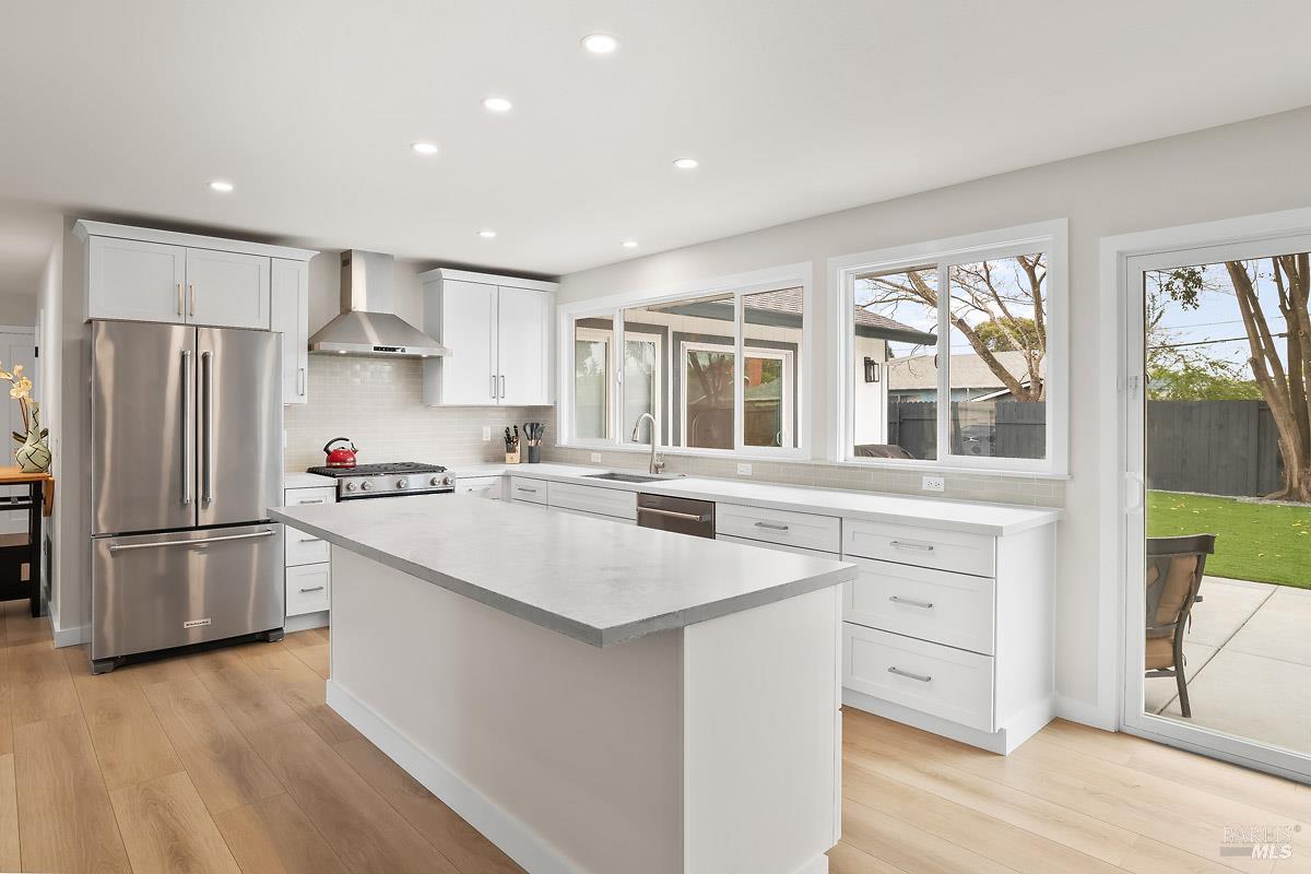 Detail Gallery Image 4 of 23 For 7685 Beverly Dr, Rohnert Park,  CA 94928 - 4 Beds | 2 Baths