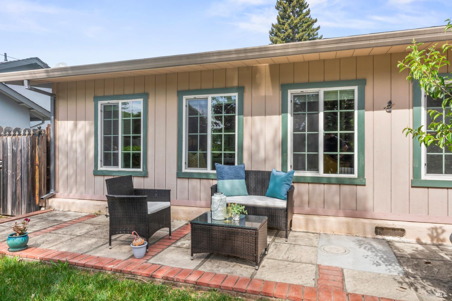 Detail Gallery Image 3 of 29 For 1390 Salvador Ave, Napa,  CA 94558 - 4 Beds | 2 Baths