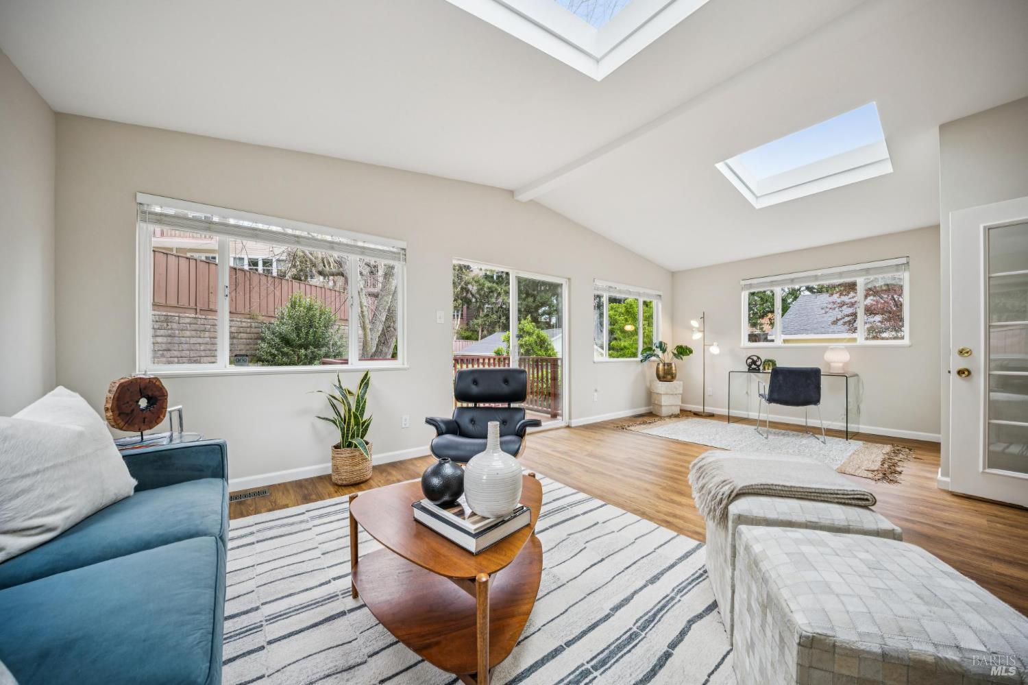 Detail Gallery Image 14 of 43 For 35 San Pablo Ave, San Rafael,  CA 94903 - 3 Beds | 2 Baths