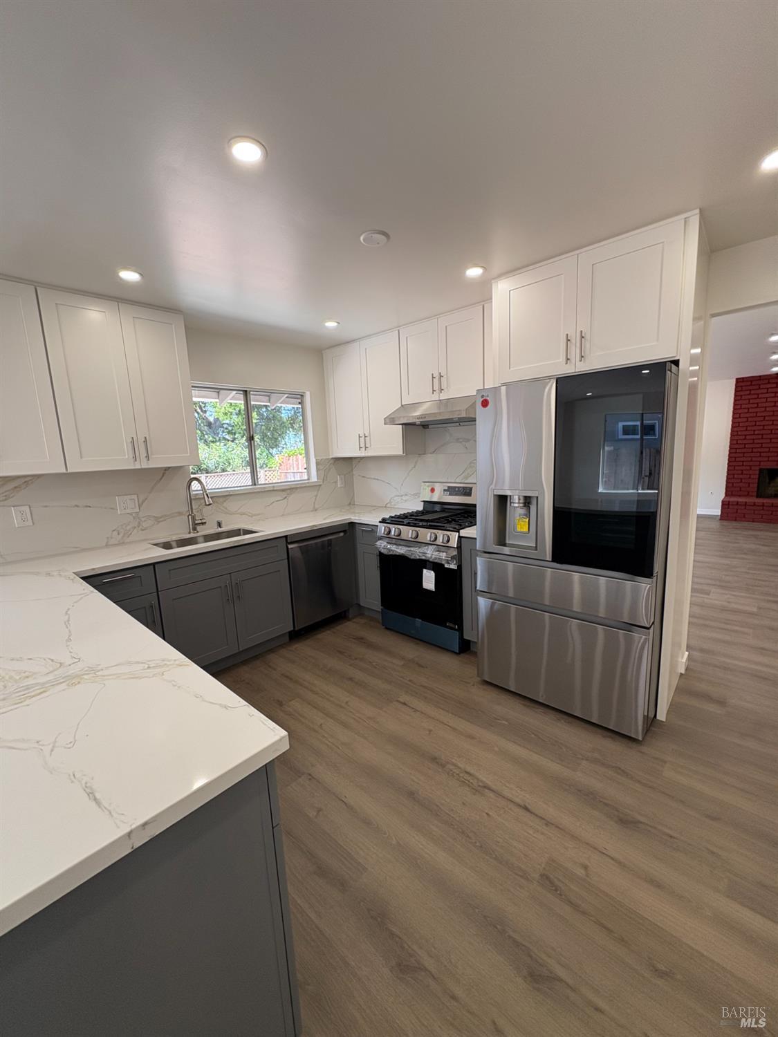 Detail Gallery Image 4 of 12 For 147 Elna Dr, Vallejo,  CA 94591 - 3 Beds | 2/1 Baths