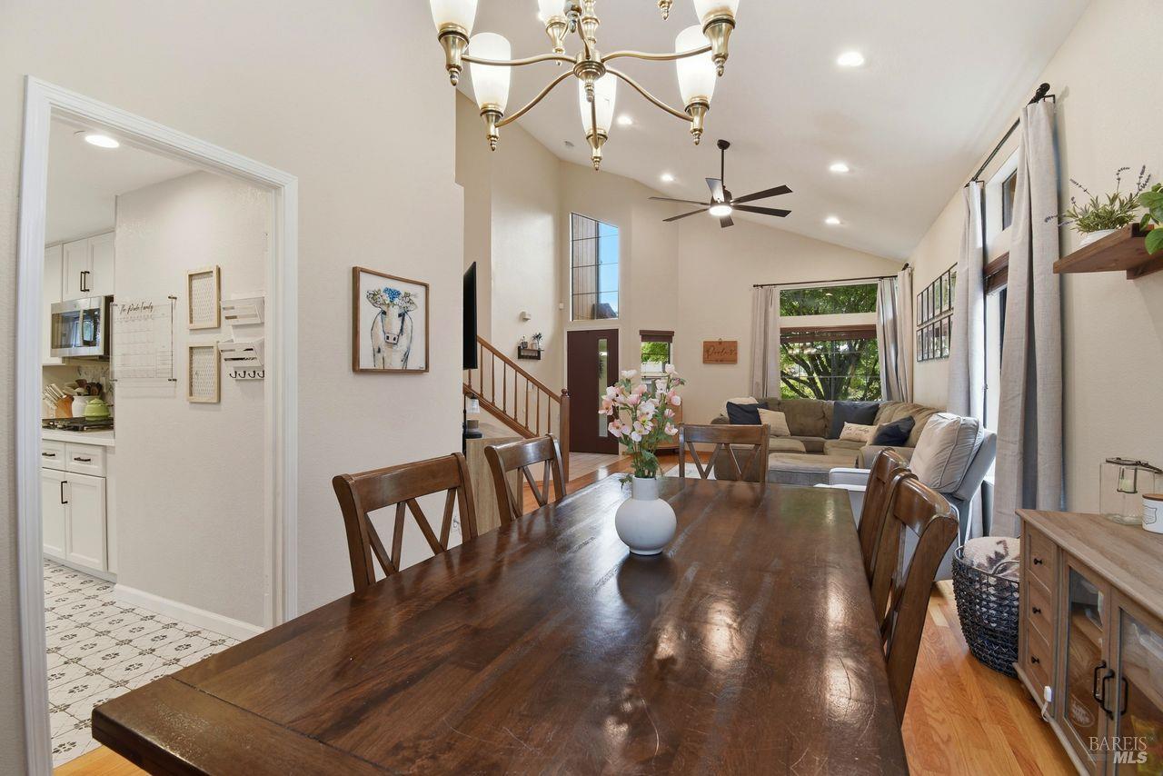 Detail Gallery Image 7 of 38 For 8270 Honor Pl, Cotati,  CA 94931 - 4 Beds | 2/1 Baths