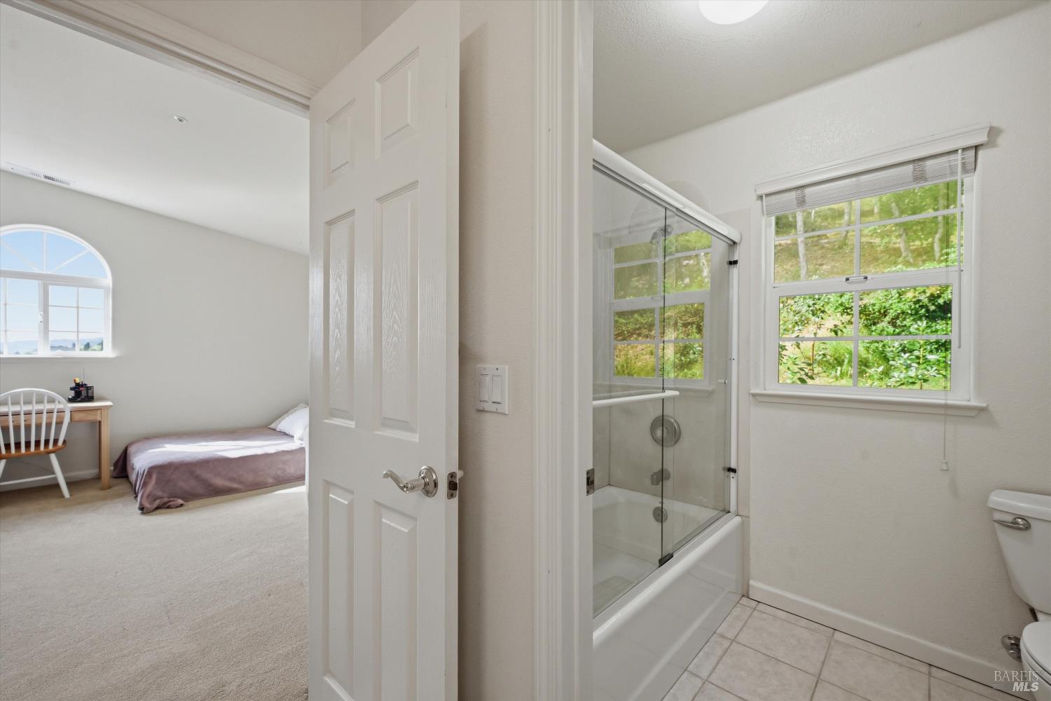 Detail Gallery Image 18 of 58 For 321 Portofino Way, Cloverdale,  CA 95425 - 4 Beds | 3 Baths