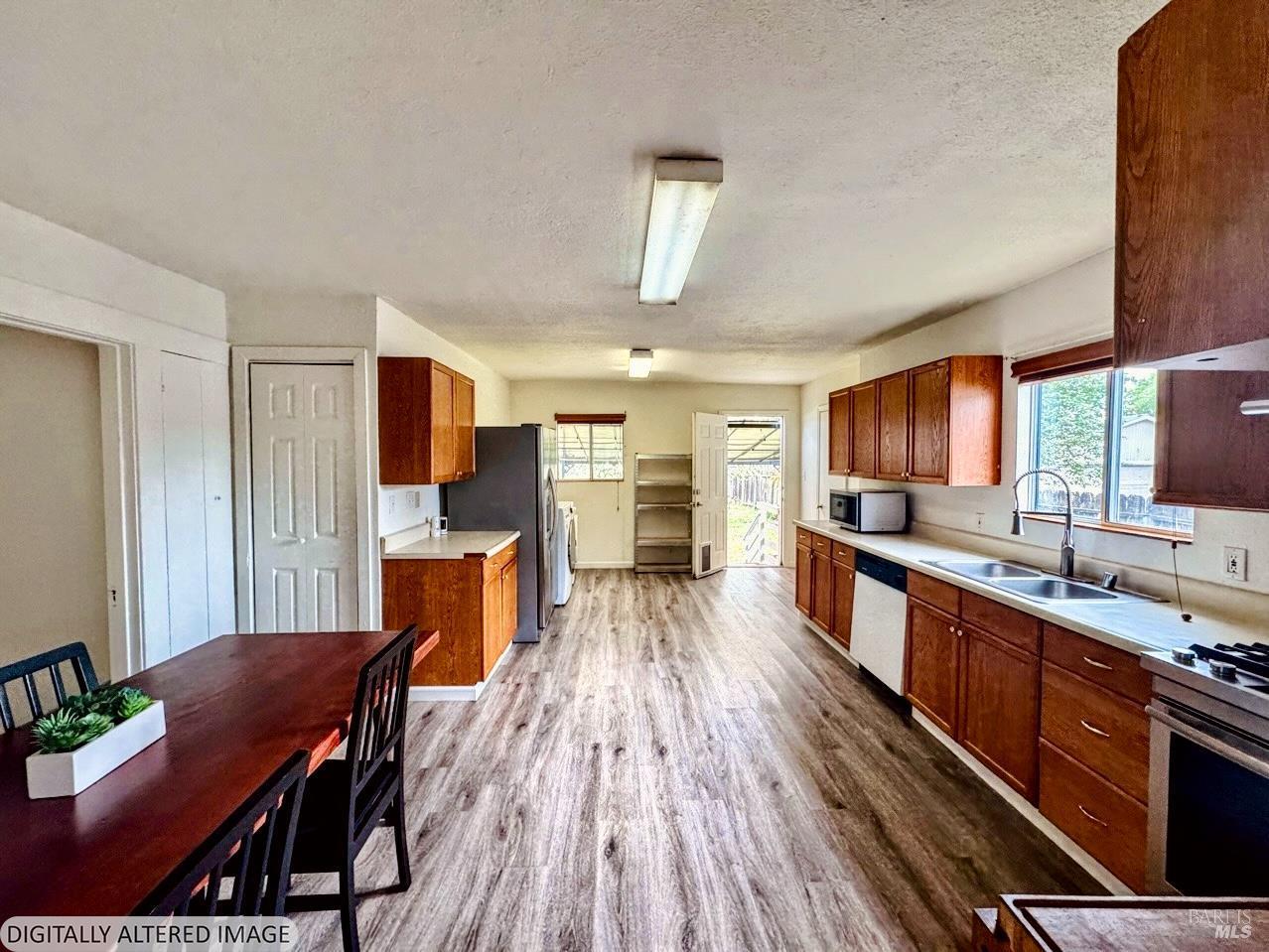 Detail Gallery Image 9 of 19 For 1047 S Wright Rd, Santa Rosa,  CA 95407 - 3 Beds | 1 Baths