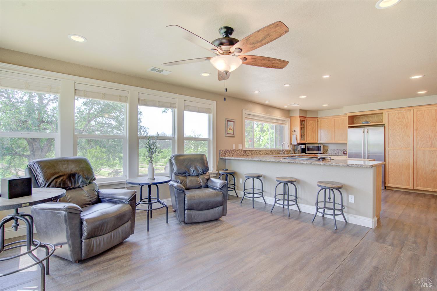 Detail Gallery Image 10 of 32 For 18525 Farquhar Rd, Cottonwood,  CA 96022 - 3 Beds | 2/1 Baths