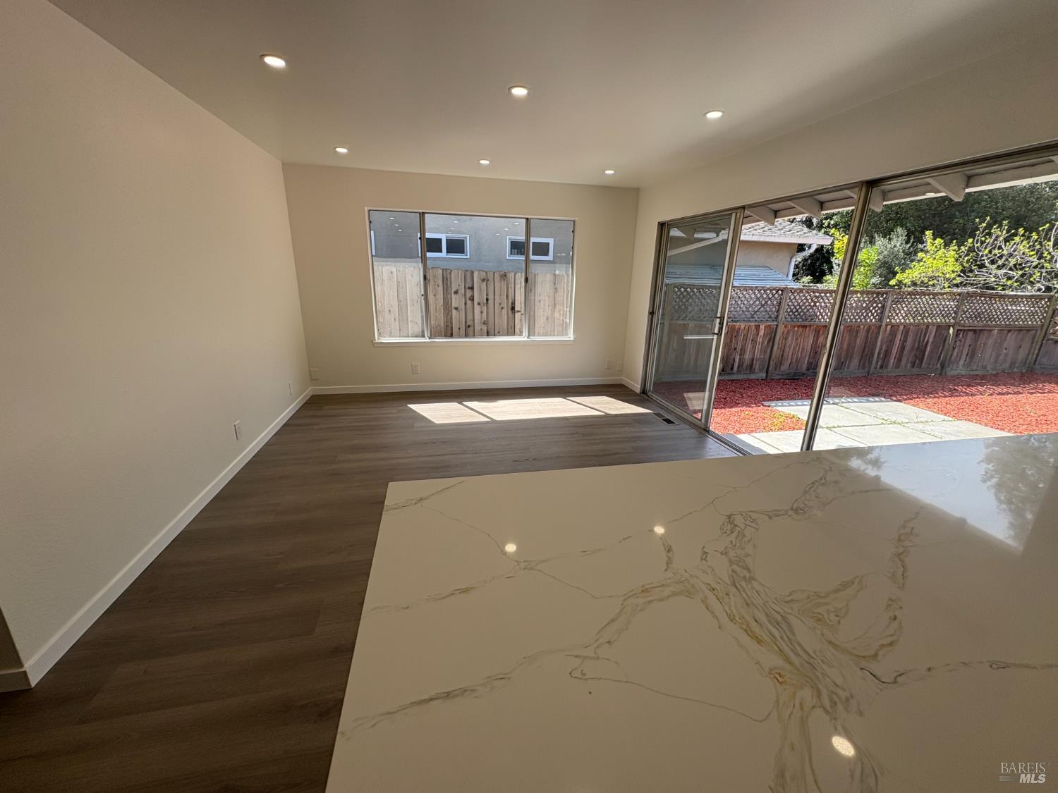 Detail Gallery Image 9 of 12 For 147 Elna Dr, Vallejo,  CA 94591 - 3 Beds | 2/1 Baths