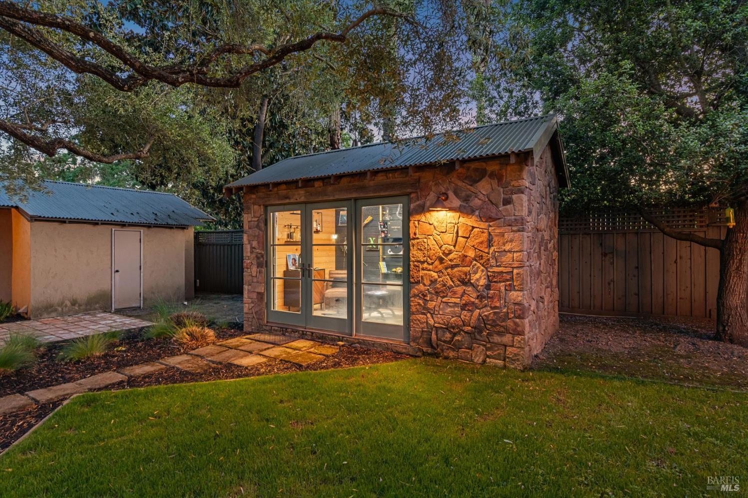 Detail Gallery Image 35 of 71 For 1021 Rose Dr, Napa,  CA 94558 - 4 Beds | 4 Baths