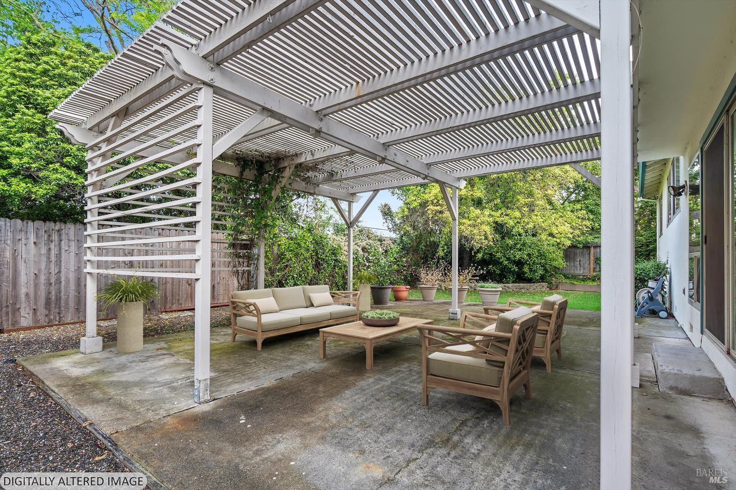 Detail Gallery Image 4 of 30 For 1569 Trellis Ln, Petaluma,  CA 94954 - 4 Beds | 3 Baths