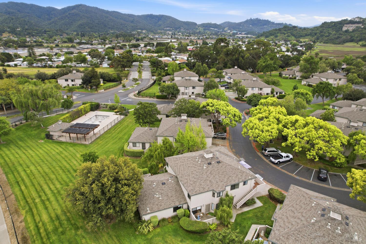 Detail Gallery Image 25 of 28 For 32 Dockside Cir, San Rafael,  CA 94903 - 2 Beds | 1 Baths