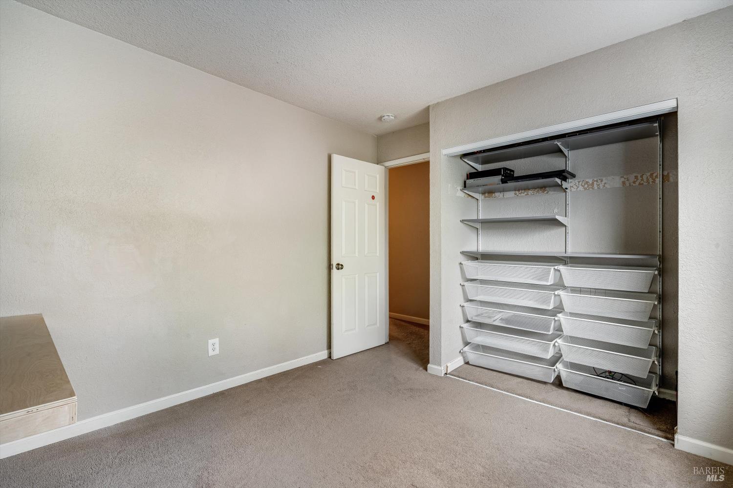 Detail Gallery Image 21 of 79 For 525 Oak Lake Ave, Santa Rosa,  CA 95409 - 5 Beds | 3 Baths