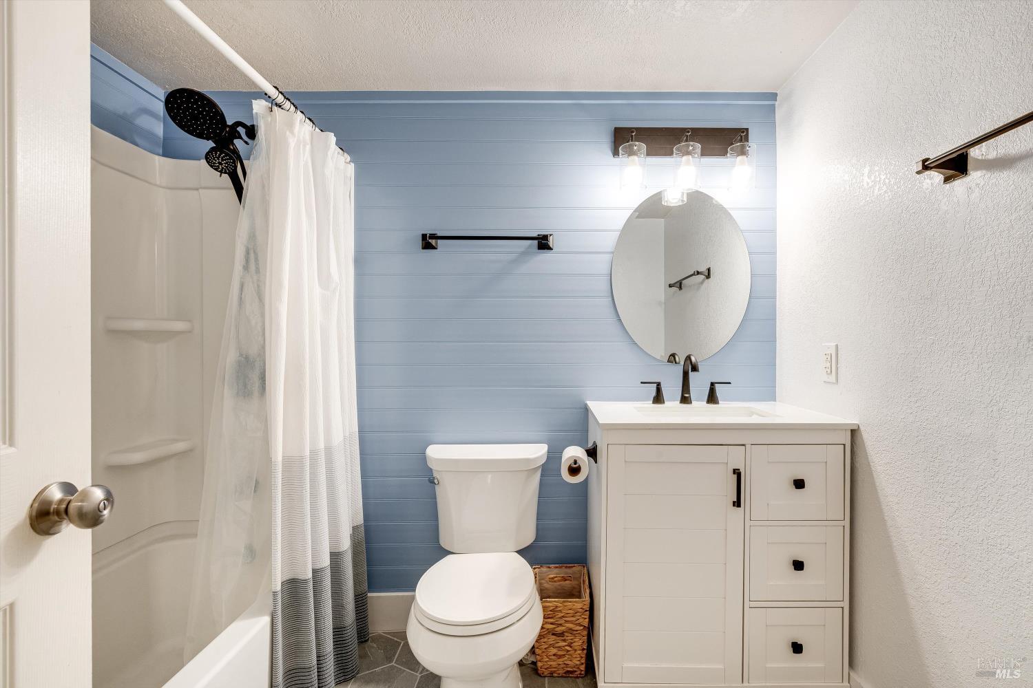 Detail Gallery Image 20 of 79 For 525 Oak Lake Ave, Santa Rosa,  CA 95409 - 5 Beds | 3 Baths