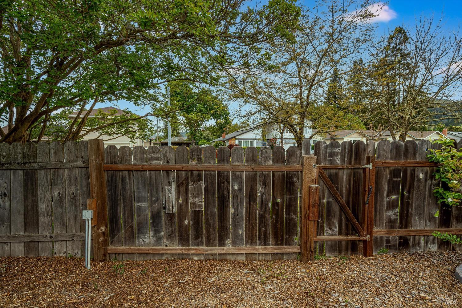 Detail Gallery Image 48 of 79 For 525 Oak Lake Ave, Santa Rosa,  CA 95409 - 5 Beds | 3 Baths