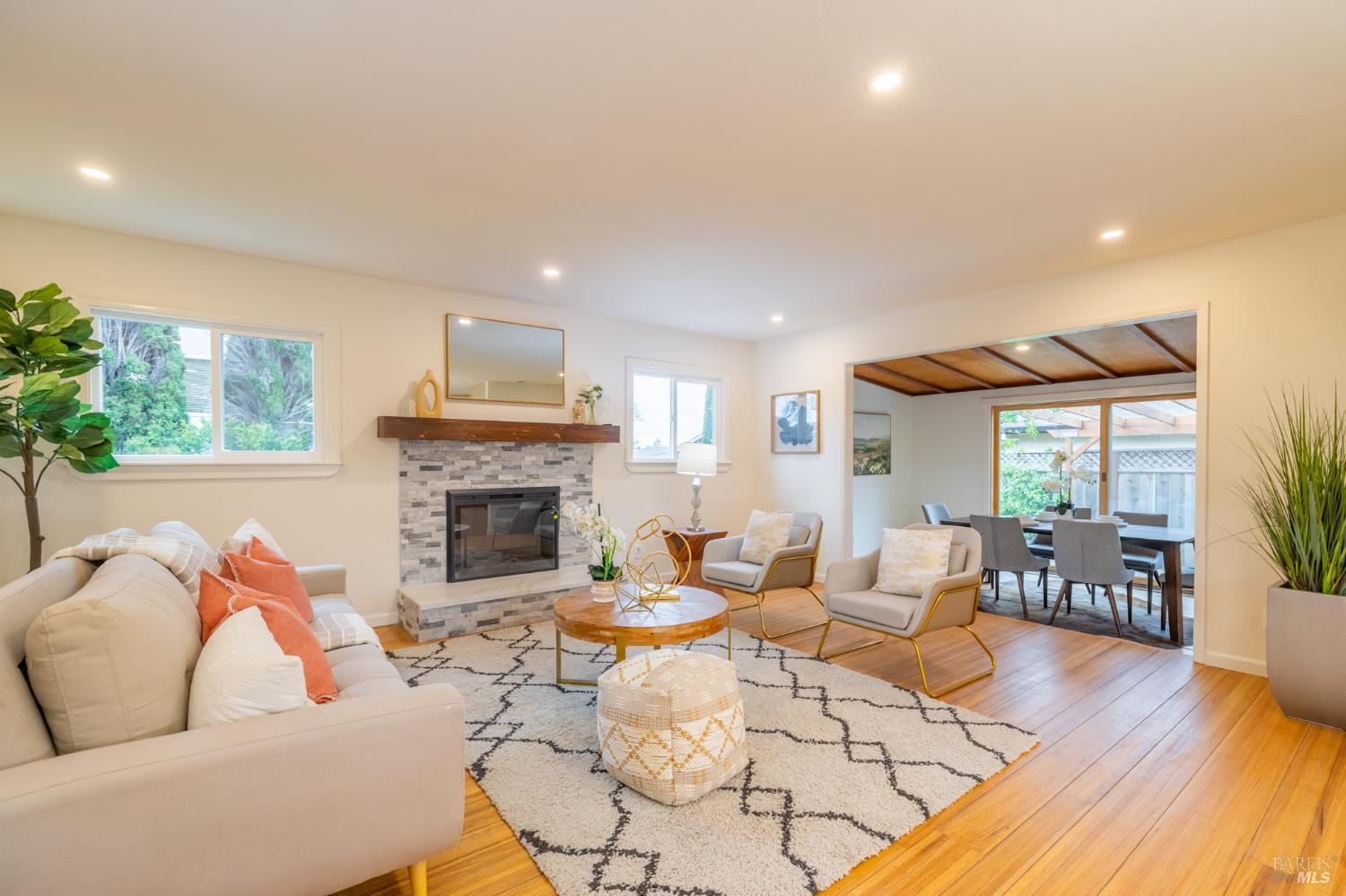 Detail Gallery Image 7 of 25 For 534 Rowland Blvd, Novato,  CA 94947 - 4 Beds | 2 Baths