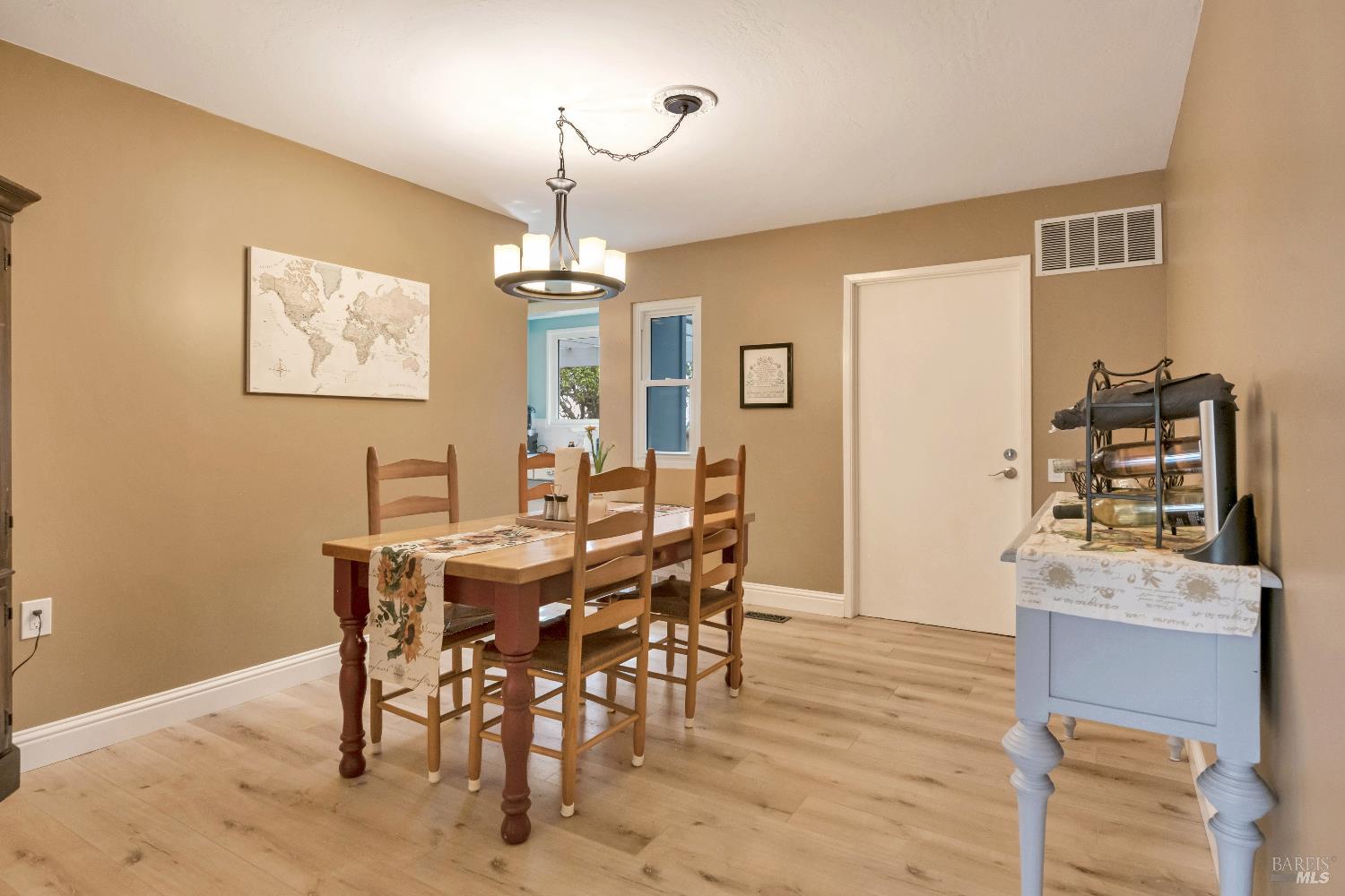 Detail Gallery Image 15 of 33 For 1250 Mission Dr, Sonoma,  CA 95476 - 3 Beds | 2 Baths