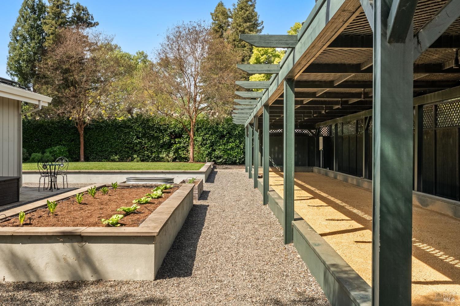 Detail Gallery Image 64 of 67 For 1670 Cabernet Ln, Saint Helena,  CA 94574 - 5 Beds | 5/1 Baths