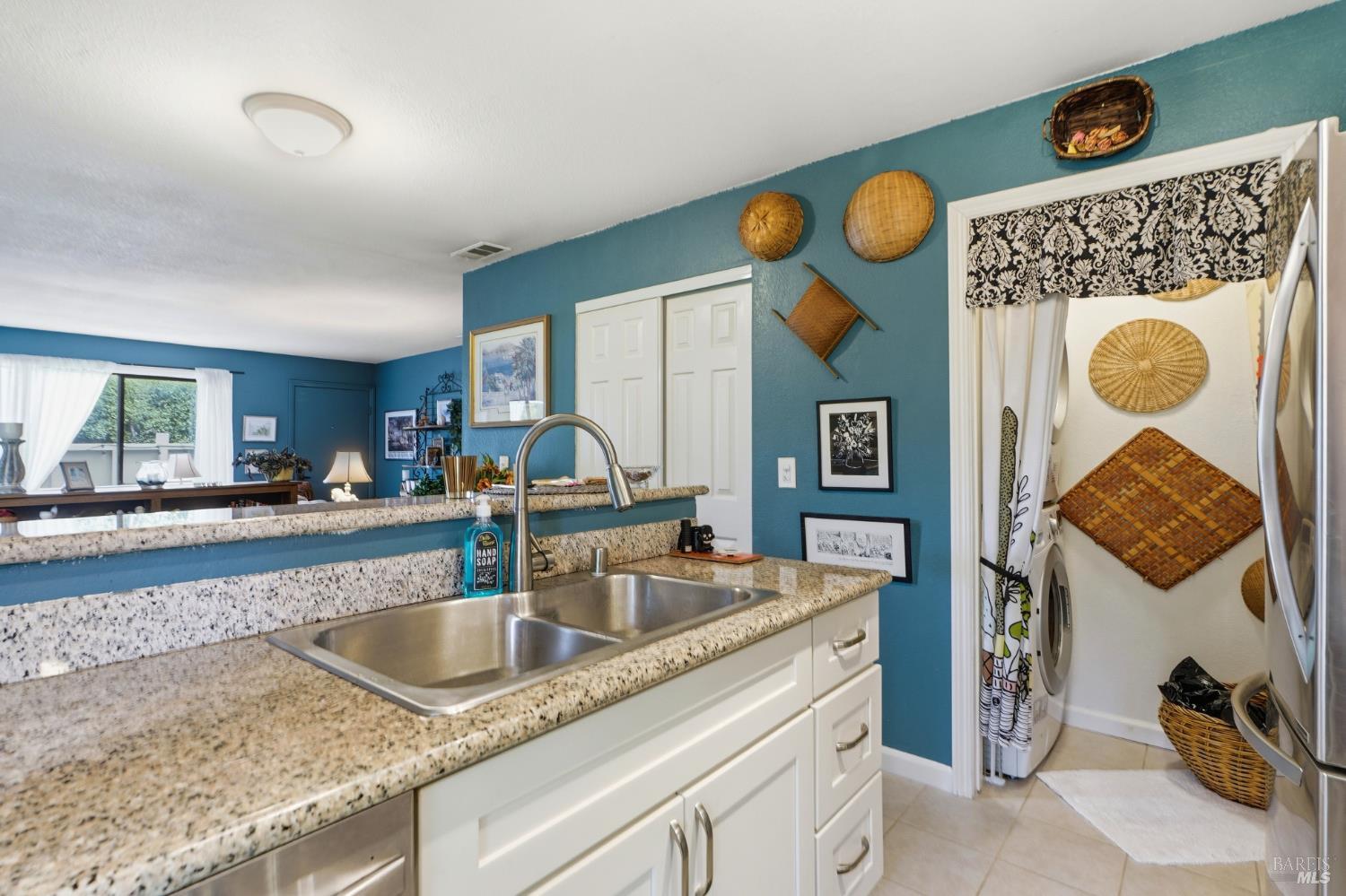 Detail Gallery Image 12 of 28 For 32 Dockside Cir, San Rafael,  CA 94903 - 2 Beds | 1 Baths
