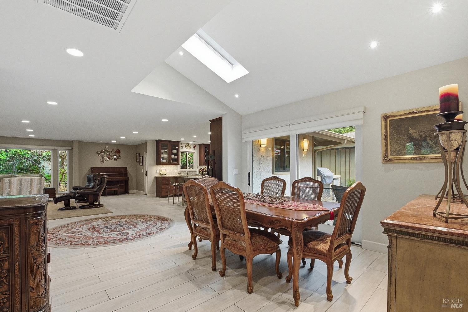 Detail Gallery Image 14 of 32 For 150 Milliken Creek Dr, Napa,  CA 94558 - 2 Beds | 2 Baths