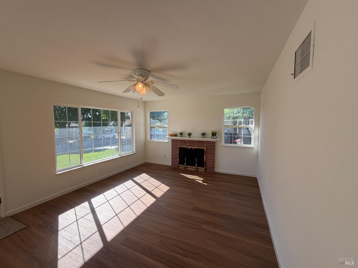 Detail Gallery Image 7 of 53 For 138 Gardiner Way, Rio Vista,  CA 94571 - 5 Beds | 3 Baths