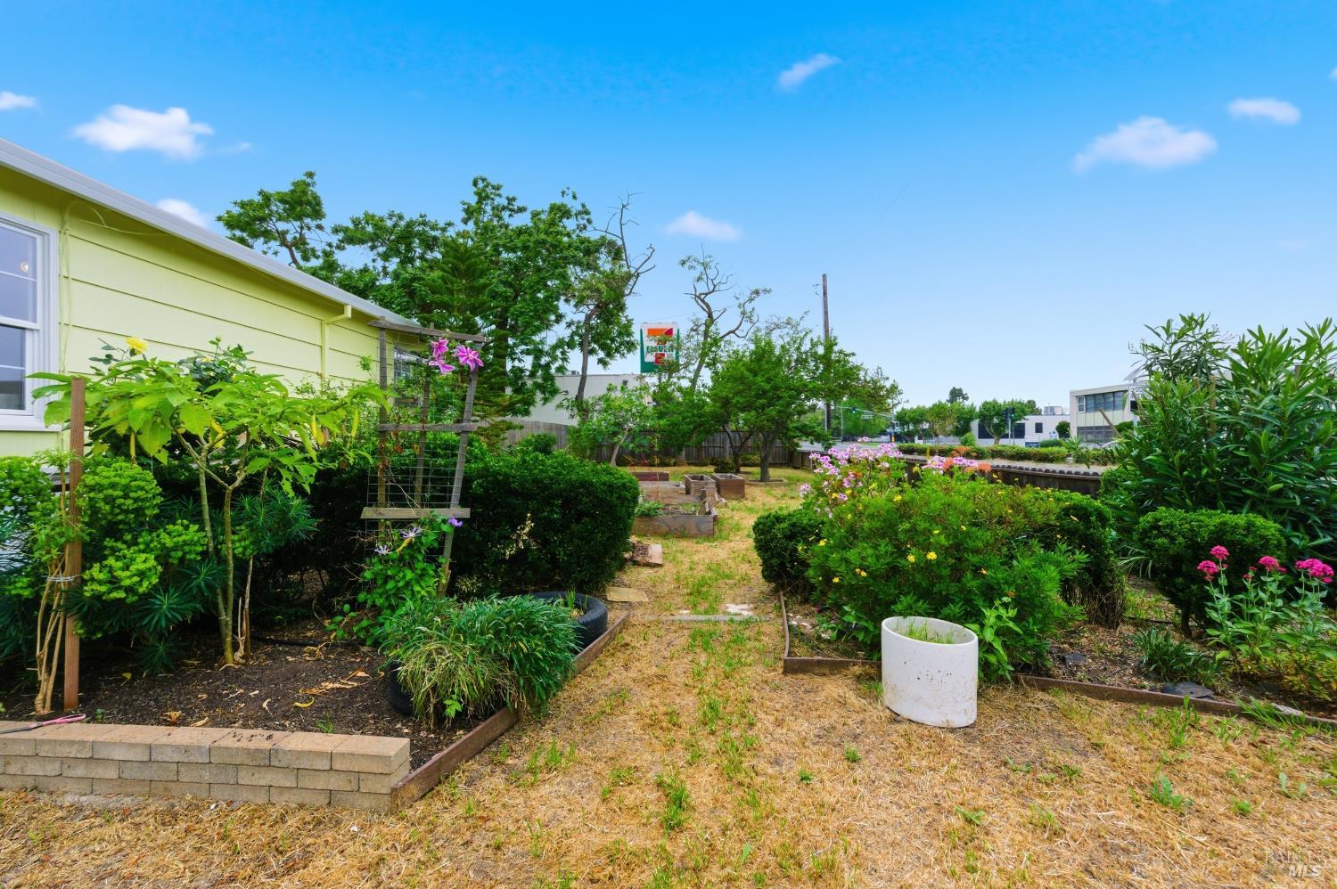 Detail Gallery Image 32 of 41 For 691 Annette Ave, Vallejo,  CA 94591 - 2 Beds | 1 Baths