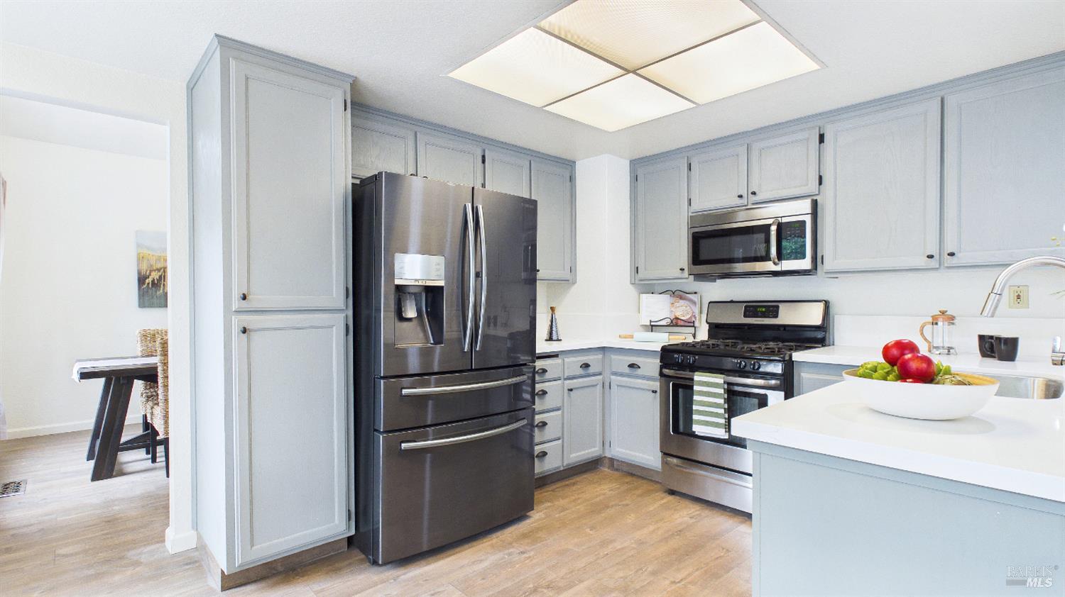 Detail Gallery Image 8 of 45 For 6424 Apollo Pl, Windsor,  CA 95492 - 4 Beds | 3 Baths