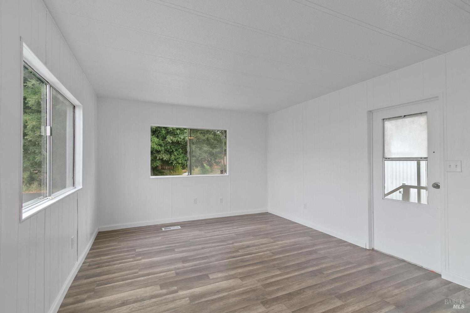 Detail Gallery Image 8 of 14 For 2500 Springs Rd 130, Vallejo,  CA 94591 - 1 Beds | 1 Baths