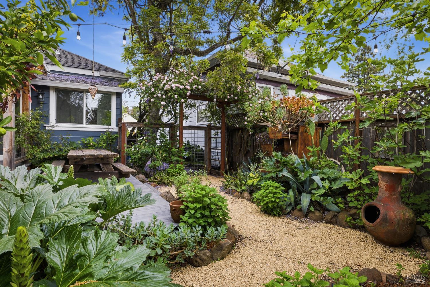 Detail Gallery Image 23 of 41 For 640 Charles St, Santa Rosa,  CA 95404 - 2 Beds | 1 Baths