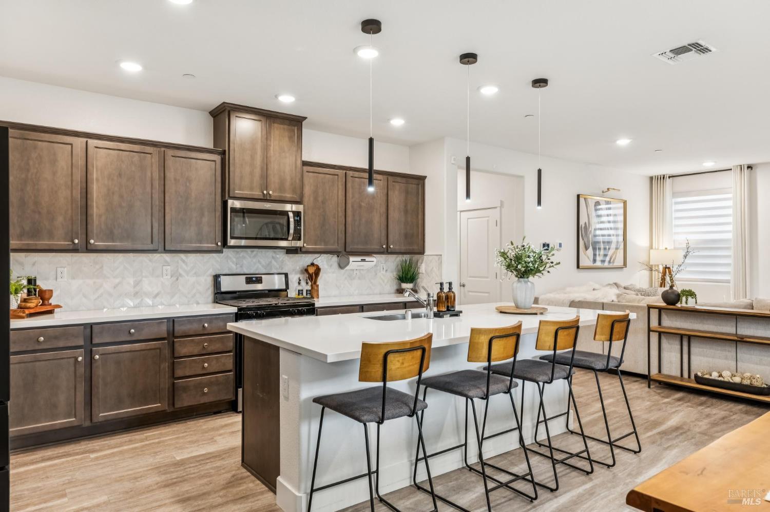 Detail Gallery Image 16 of 52 For 2919 Shaver St, Fairfield,  CA 94533 - 4 Beds | 3 Baths