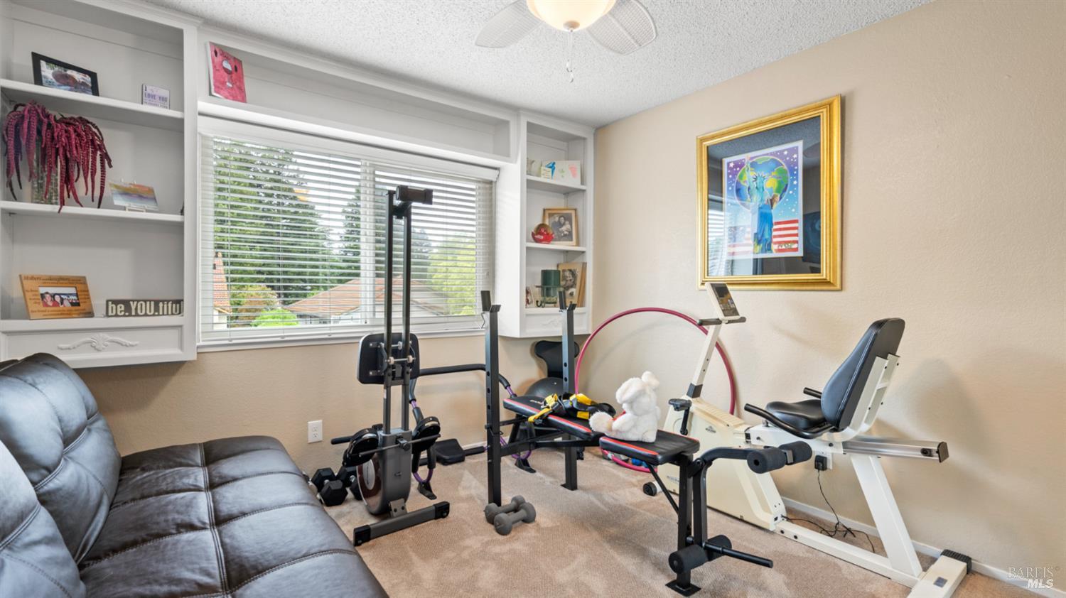 Detail Gallery Image 33 of 72 For 606 Sunnyvale Pl, Vacaville,  CA 95687 - 5 Beds | 2/1 Baths