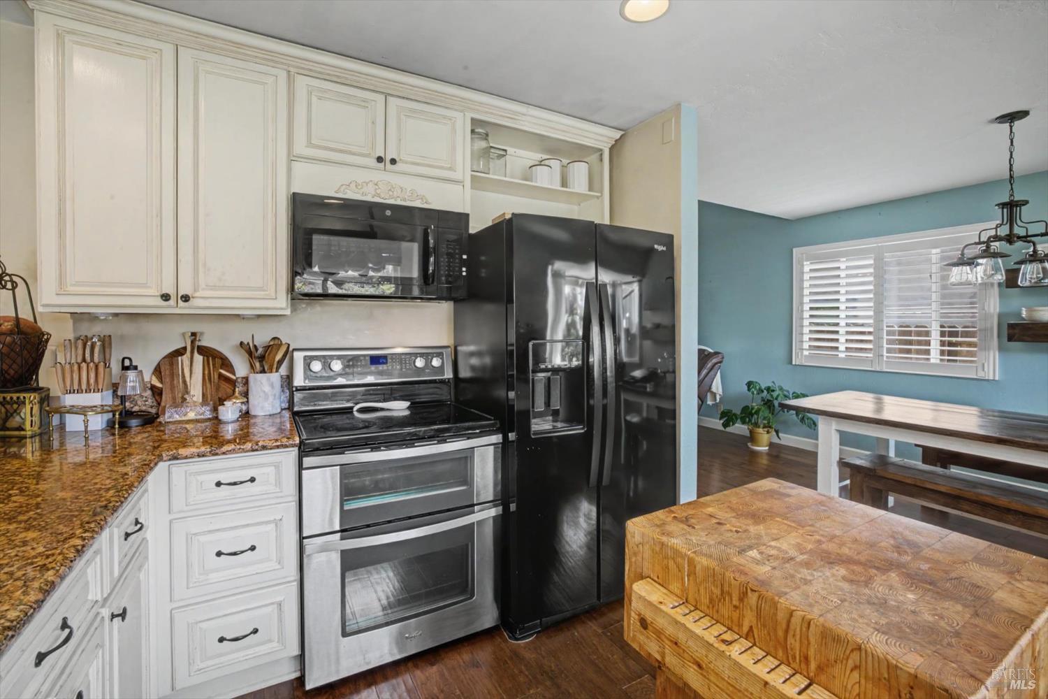 Detail Gallery Image 12 of 68 For 456 Marbella Ln, Vacaville,  CA 95688 - 4 Beds | 2 Baths