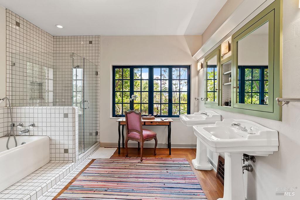 Detail Gallery Image 25 of 72 For 1212 N Fitch Mountain Rd, Healdsburg,  CA 95448 - 5 Beds | 3 Baths