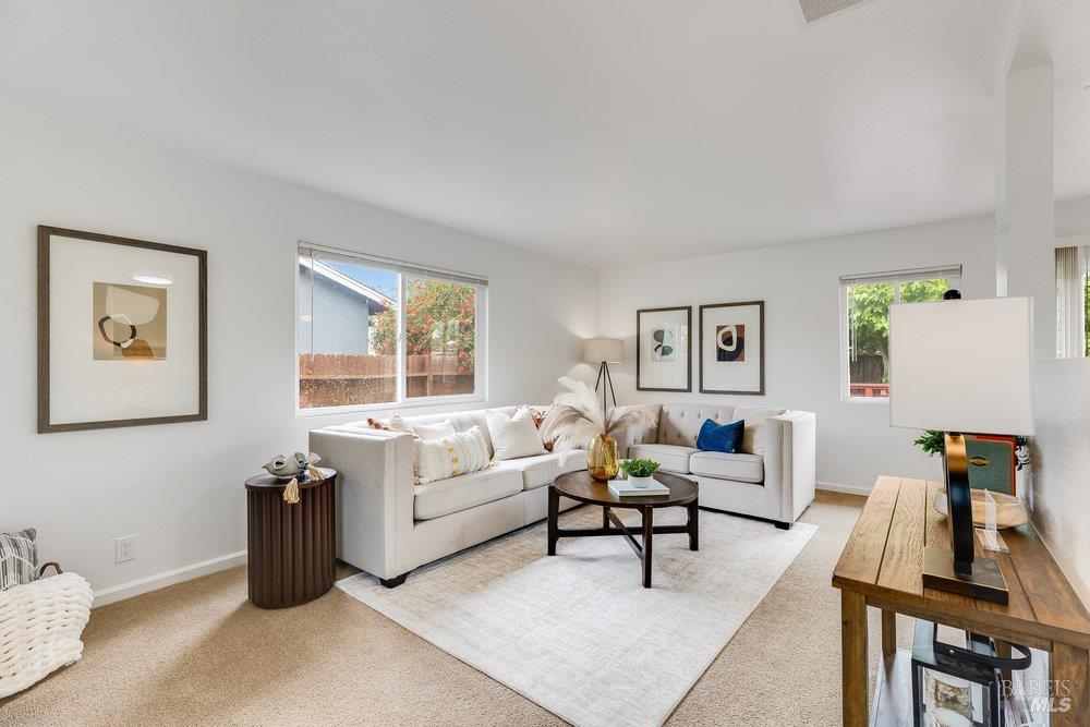 Detail Gallery Image 8 of 87 For 1900 Alice Dr, Vallejo,  CA 94589 - 3 Beds | 2 Baths