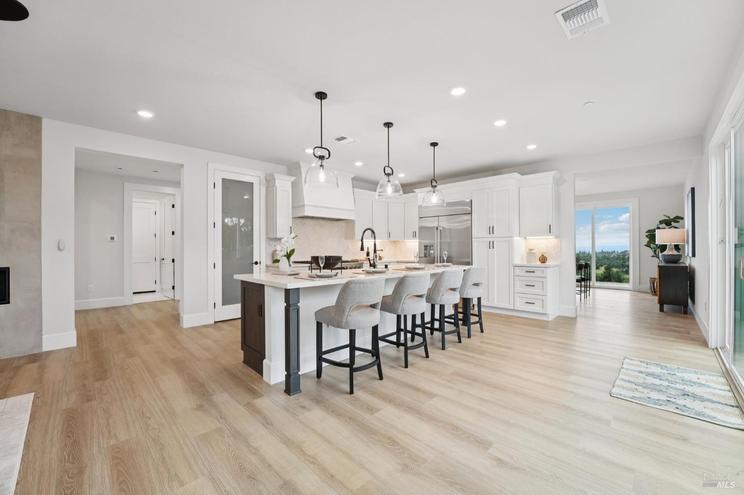 Detail Gallery Image 20 of 80 For 5663 Crystal Dr, Santa Rosa,  CA 95404 - 5 Beds | 3/1 Baths