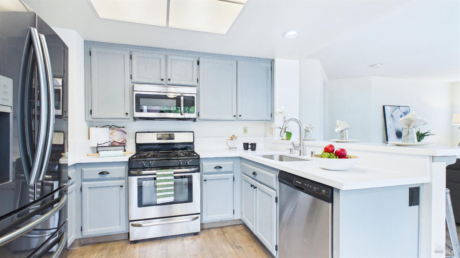 Detail Gallery Image 9 of 45 For 6424 Apollo Pl, Windsor,  CA 95492 - 4 Beds | 3 Baths