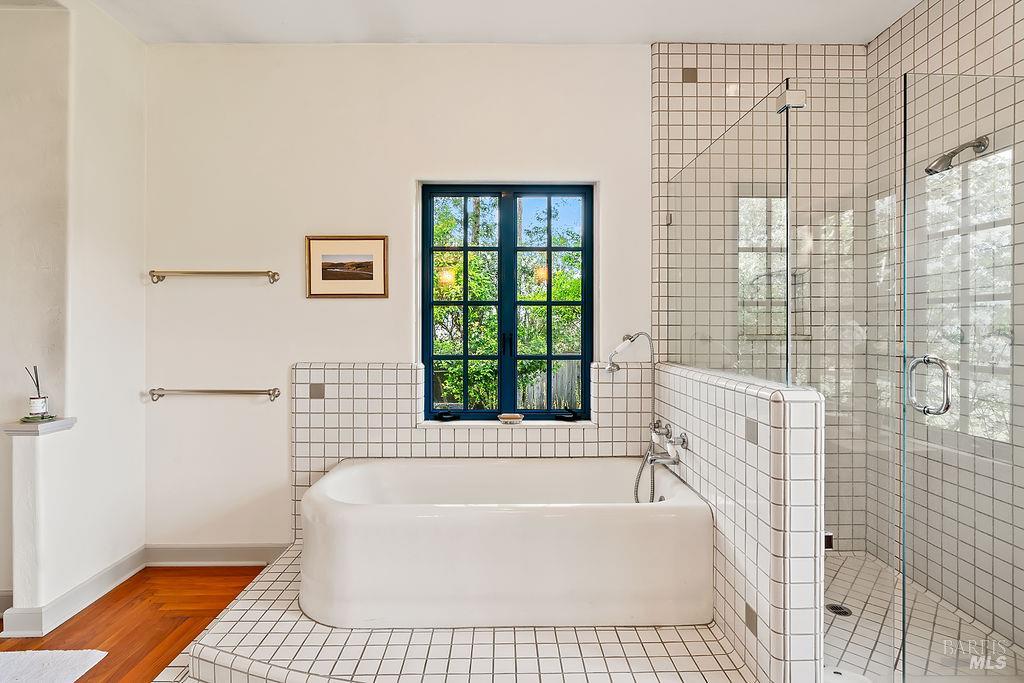 Detail Gallery Image 27 of 72 For 1212 N Fitch Mountain Rd, Healdsburg,  CA 95448 - 5 Beds | 3 Baths