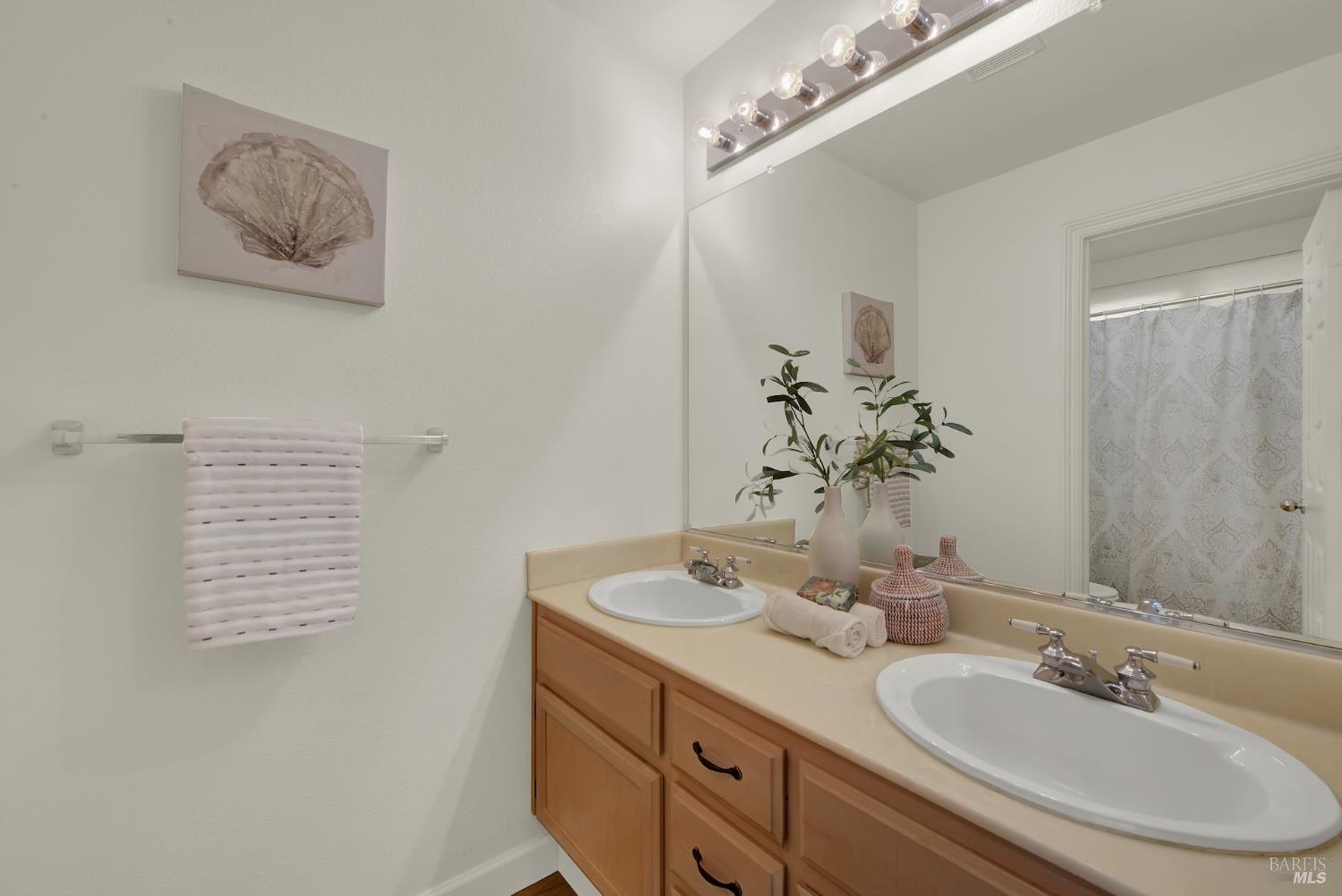 Detail Gallery Image 34 of 71 For 621 Renaissance Ave, Fairfield,  CA 94534 - 3 Beds | 3 Baths