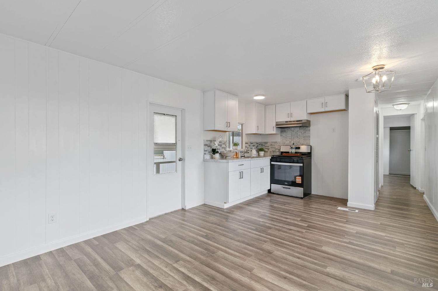 Detail Gallery Image 6 of 14 For 2500 Springs Rd 130, Vallejo,  CA 94591 - 1 Beds | 1 Baths