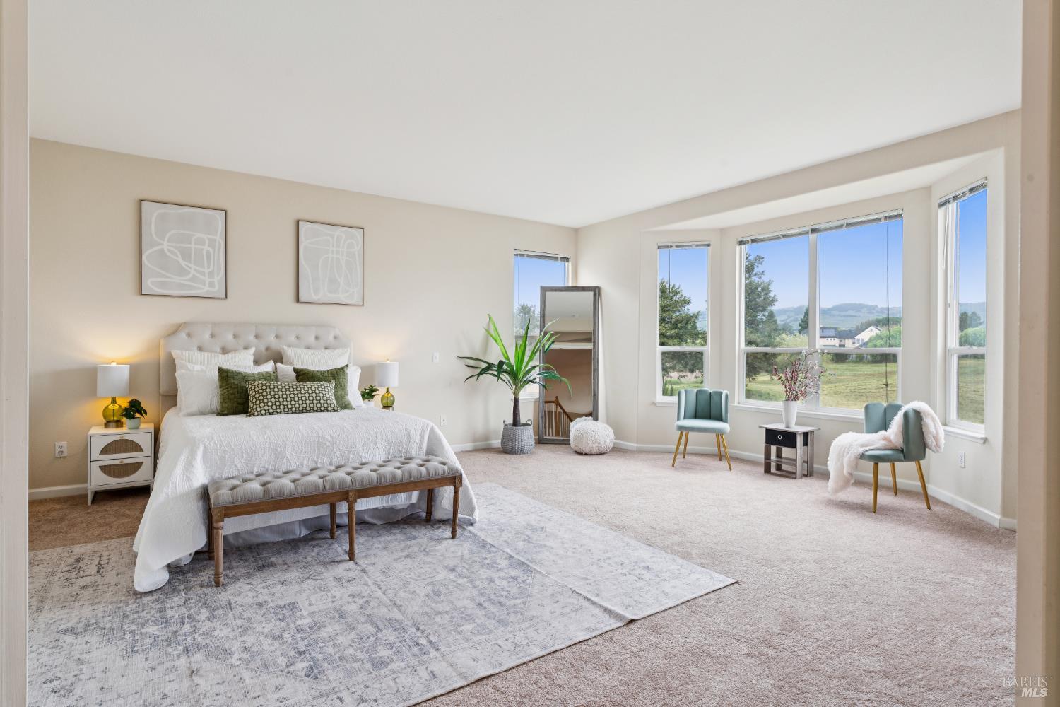 Detail Gallery Image 24 of 49 For 2147 Falcon Ridge Dr, Petaluma,  CA 94954 - 5 Beds | 2/1 Baths