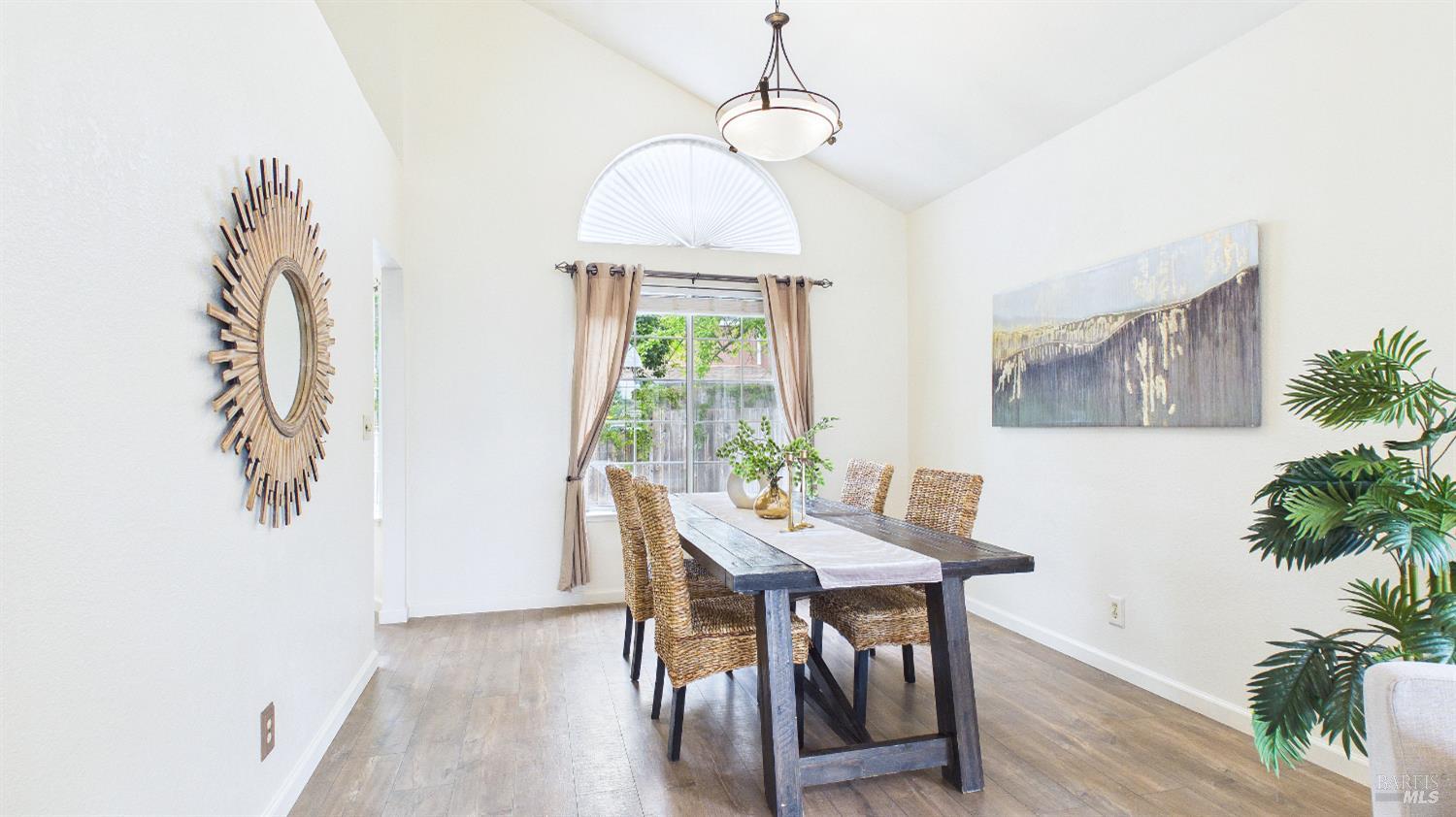 Detail Gallery Image 5 of 45 For 6424 Apollo Pl, Windsor,  CA 95492 - 4 Beds | 3 Baths