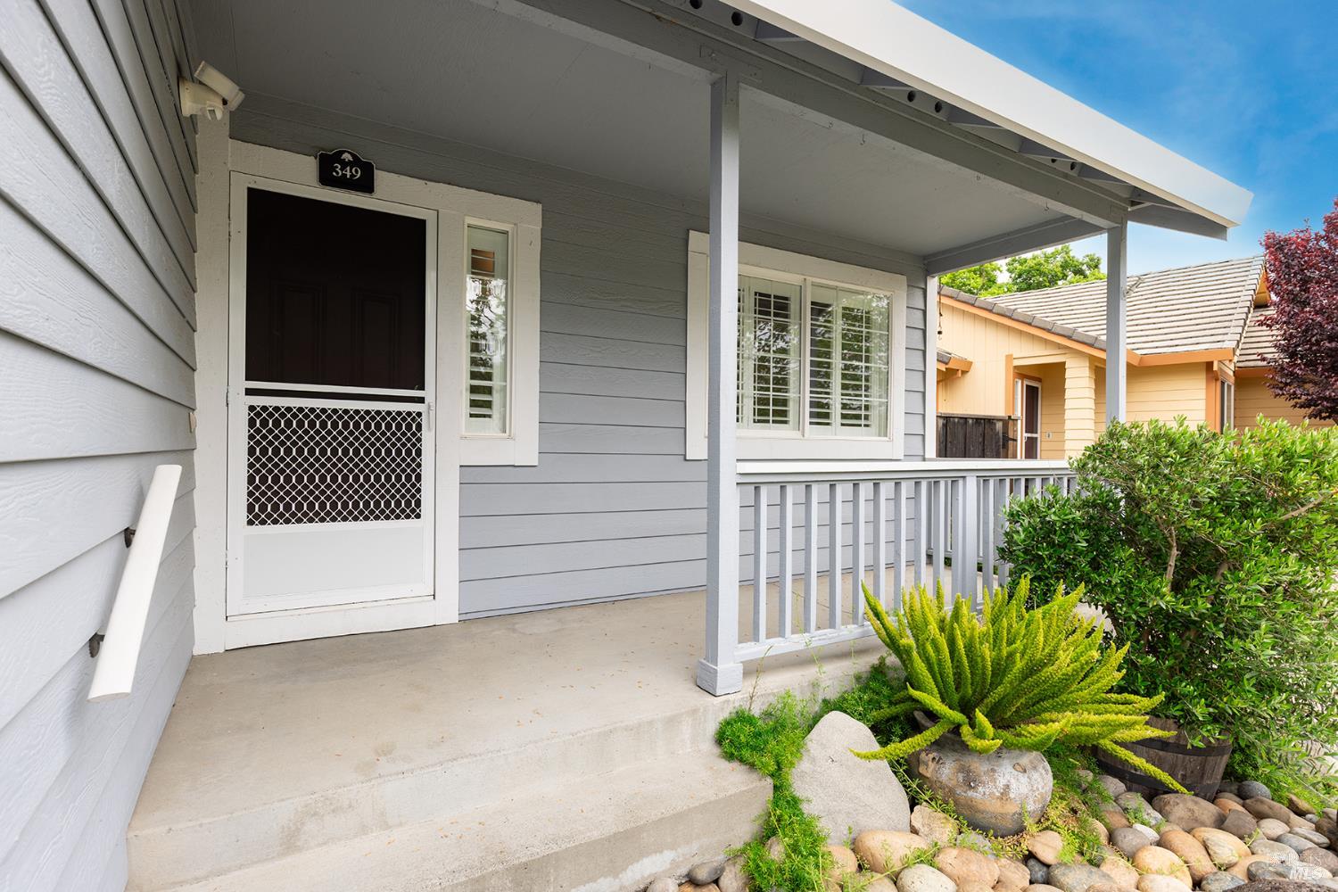 Detail Gallery Image 4 of 47 For 349 Sugar Maple Ln, Windsor,  CA 95492 - 3 Beds | 2 Baths