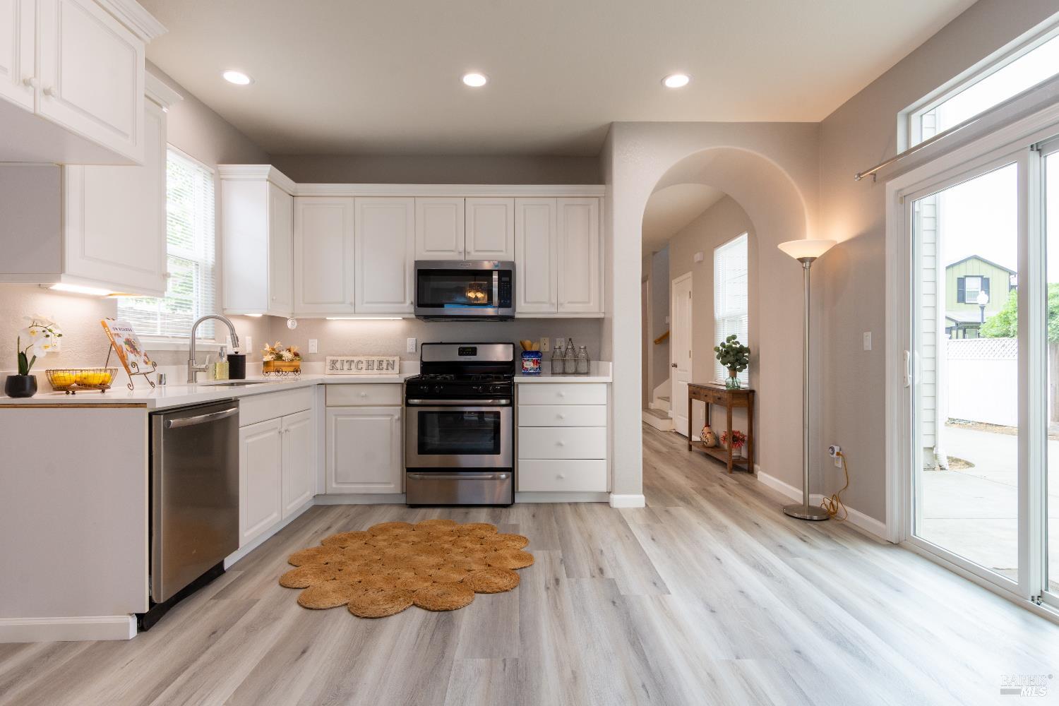 Detail Gallery Image 9 of 36 For 1018 Freedom Dr, Suisun City,  CA 94585 - 4 Beds | 2/1 Baths