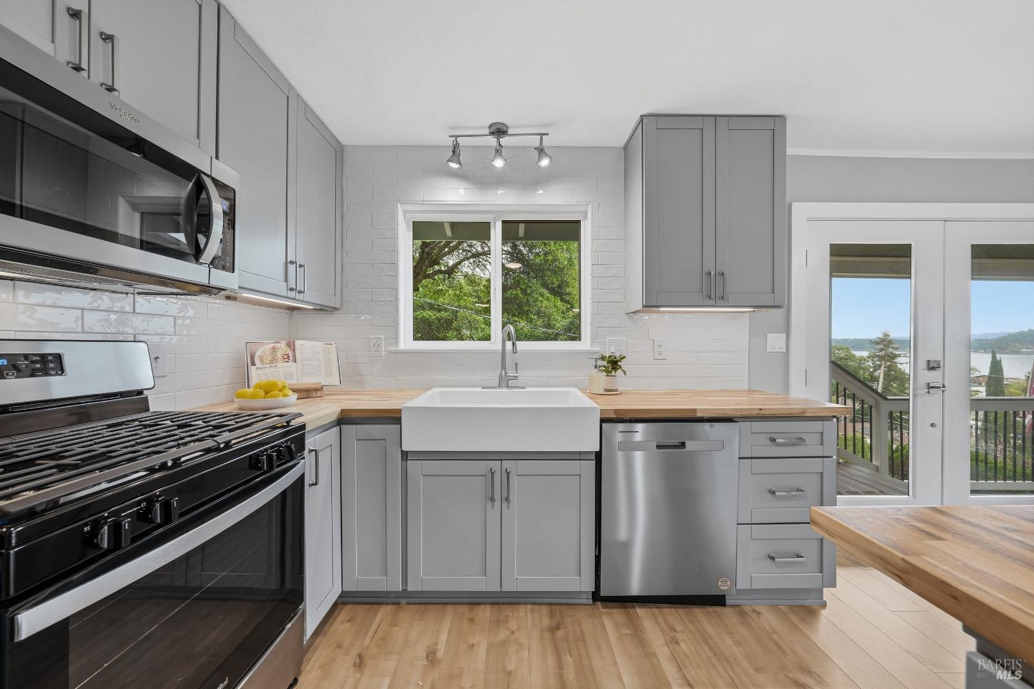 Detail Gallery Image 15 of 52 For 9480 Glenhaven Dr, Glenhaven,  CA 95443 - 2 Beds | 2 Baths