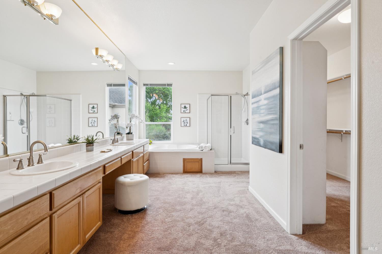 Detail Gallery Image 28 of 49 For 2147 Falcon Ridge Dr, Petaluma,  CA 94954 - 5 Beds | 2/1 Baths