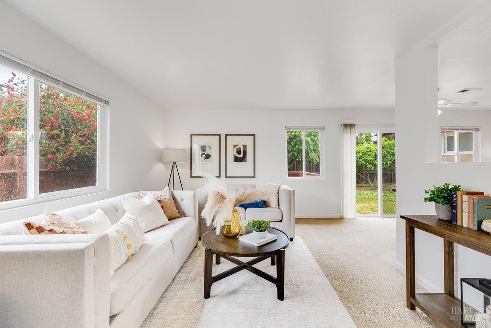 Detail Gallery Image 9 of 87 For 1900 Alice Dr, Vallejo,  CA 94589 - 3 Beds | 2 Baths