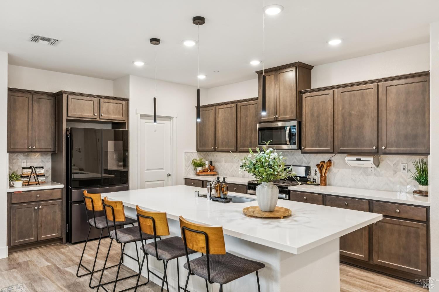 Detail Gallery Image 11 of 52 For 2919 Shaver St, Fairfield,  CA 94533 - 4 Beds | 3 Baths