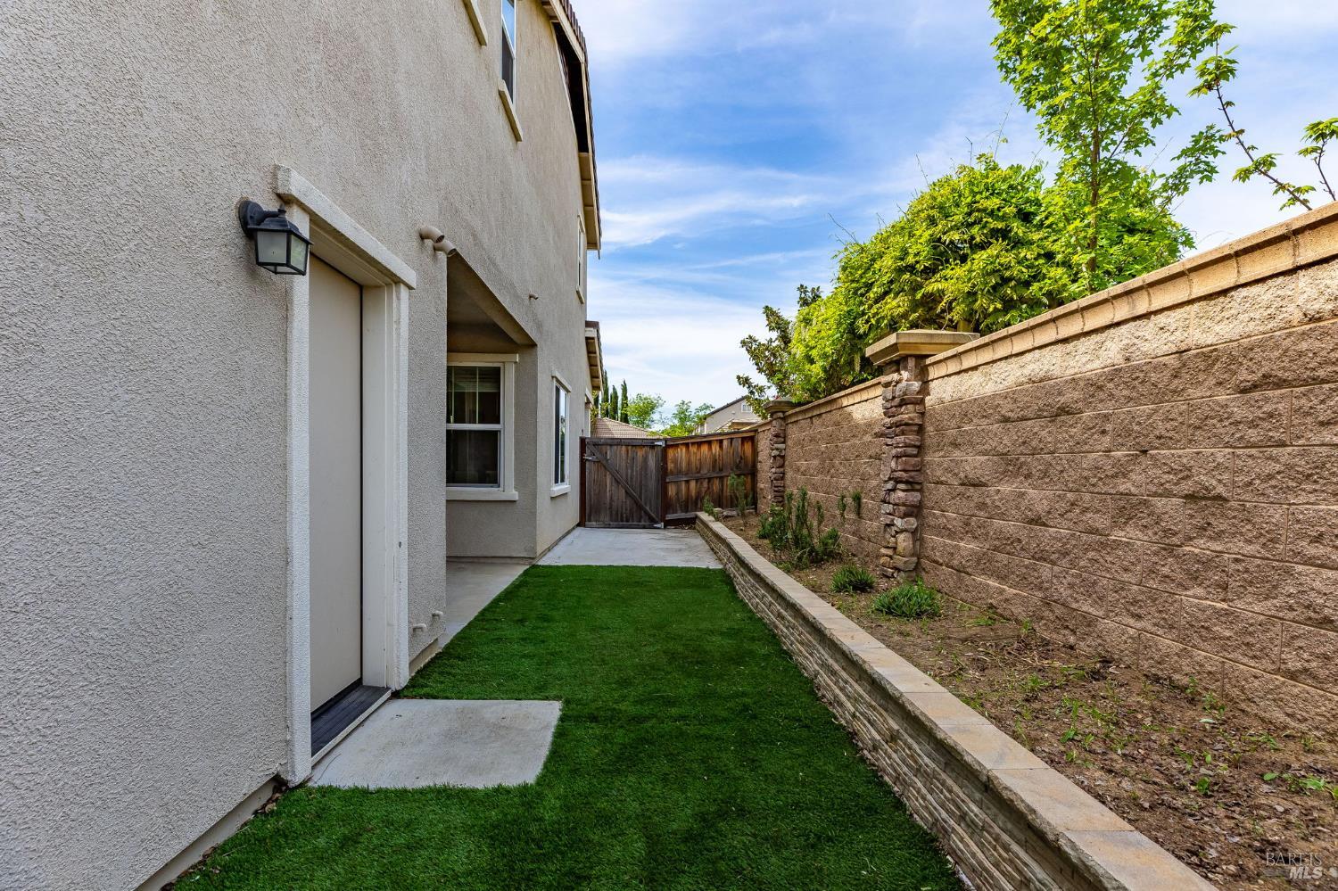 Detail Gallery Image 42 of 64 For 543 Vega Way, Vacaville,  CA 95687 - 3 Beds | 2/1 Baths