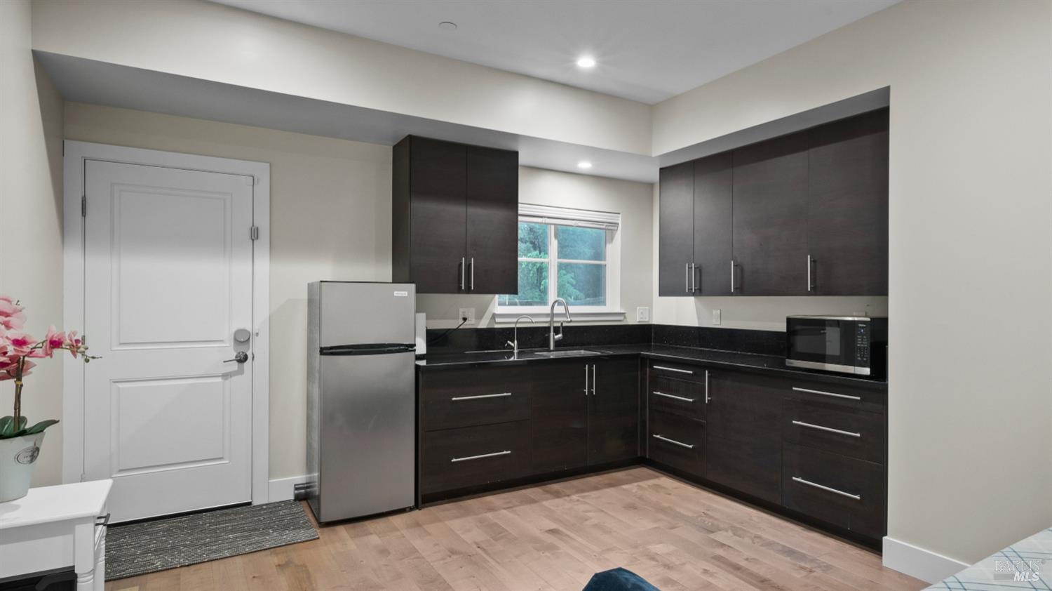 Detail Gallery Image 6 of 74 For 3720 Deauville Pl, Santa Rosa,  CA 95403 - 6 Beds | 4 Baths