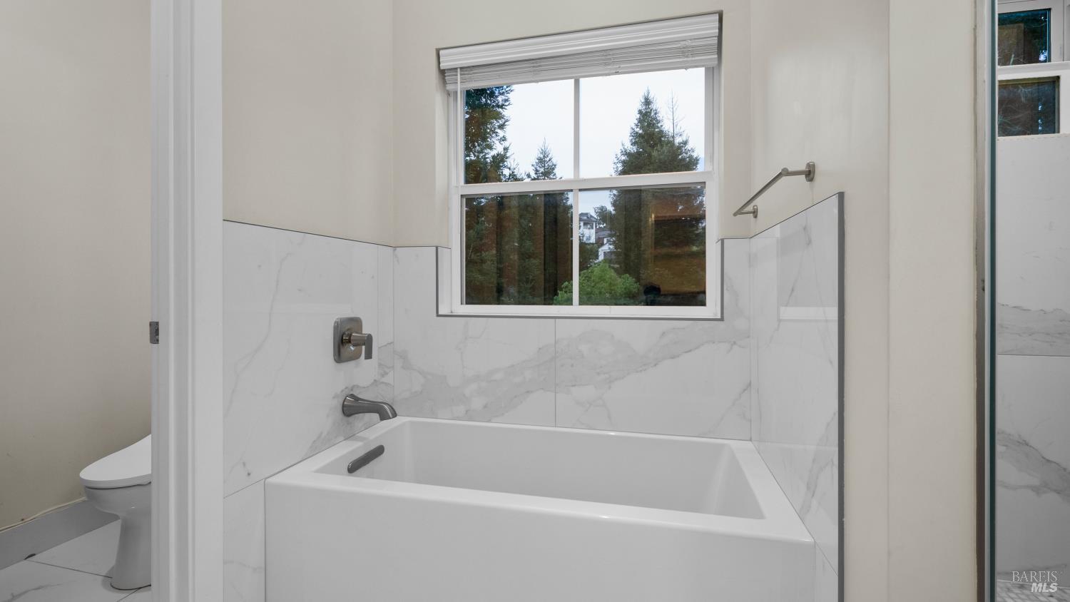 Detail Gallery Image 37 of 74 For 3720 Deauville Pl, Santa Rosa,  CA 95403 - 6 Beds | 4 Baths