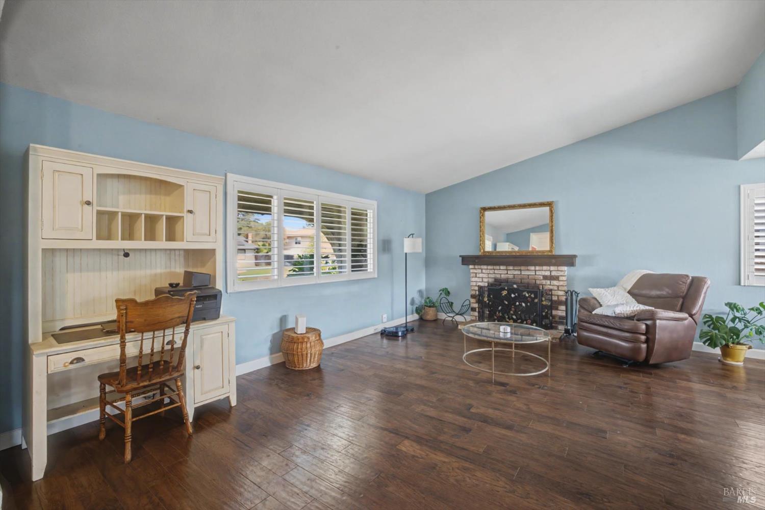 Detail Gallery Image 10 of 68 For 456 Marbella Ln, Vacaville,  CA 95688 - 4 Beds | 2 Baths